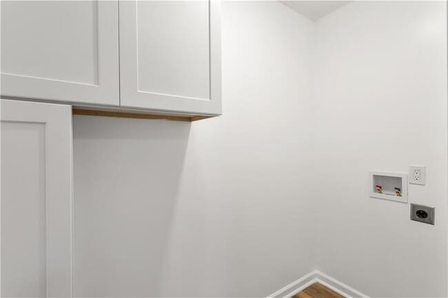Building Photo - 1349 Lockhaven Cir SW
