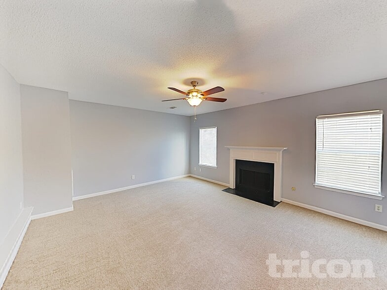 Building Photo - 1005 Maris Ln