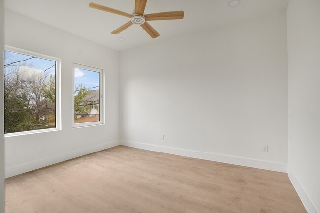 Building Photo - 2419 Rosewood St