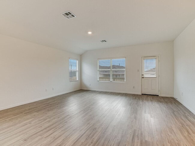 Building Photo - BULVERDE - Upgraded 4 BR/3BA One-Story - HIDDEN TRAILS!