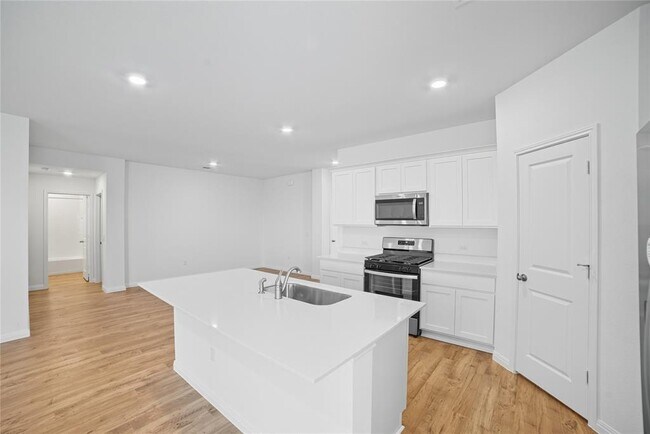 Building Photo - 18000 Purple Top Ln