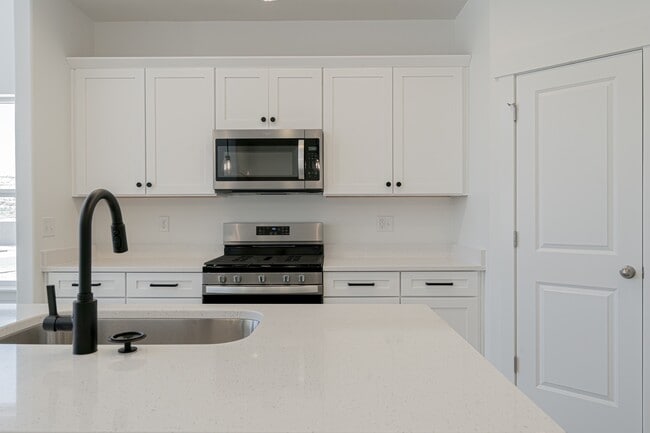 Building Photo - 732 Banner Dr