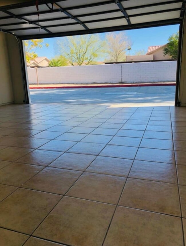 Building Photo - 394 Tava Ln