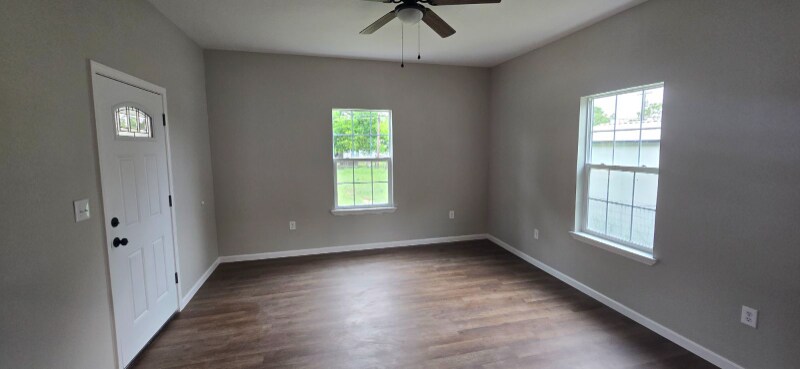 Building Photo - 105 S 3rd St