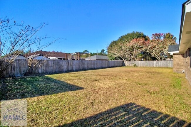 Building Photo - 915 Churchfield Dr