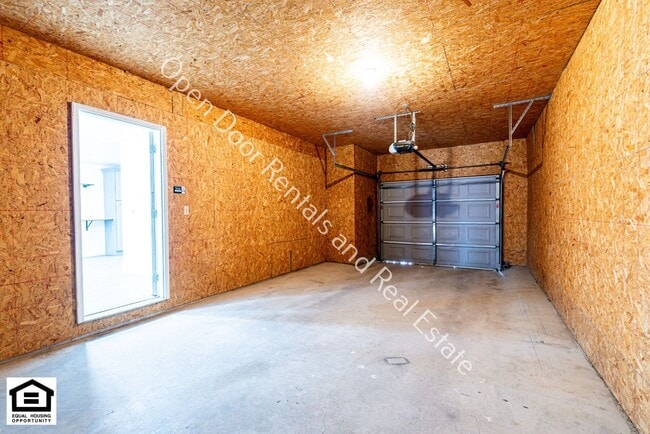 Building Photo - 15012 Tally Ho Dr