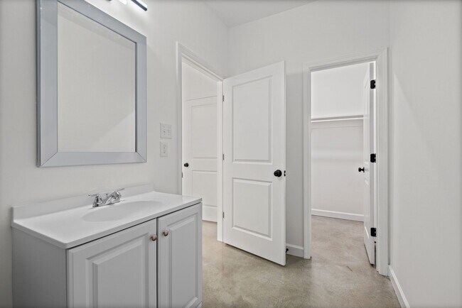 Building Photo - 5694 Myers Rd