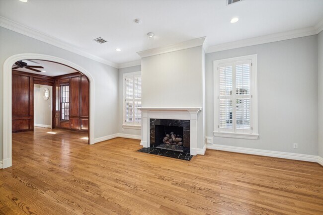 Building Photo - 6433 Sewanee Ave