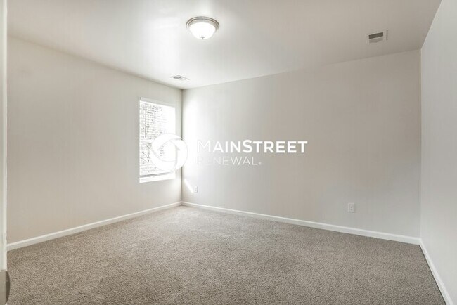 Building Photo - 4 Bedroom Pet-Friendly Home in CHELSEA, AL with Main Street Renewal