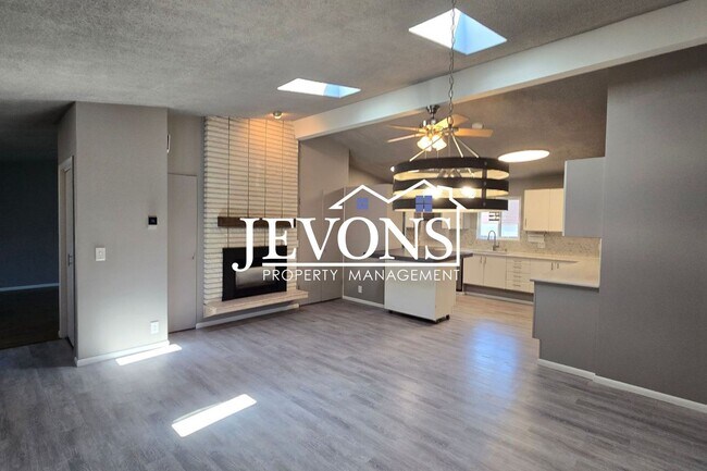 Building Photo - Energy-Efficient 3BR/2BA in Yakima w/ EV Charger & Private Backyard Porch