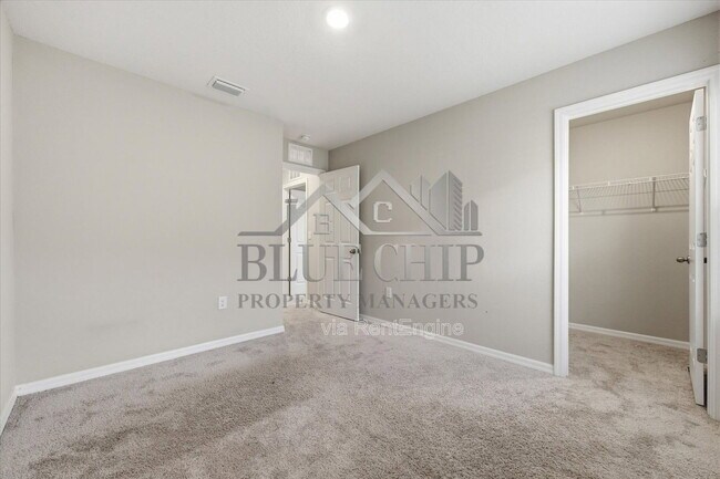 Building Photo - 12937 Camarillo Pl