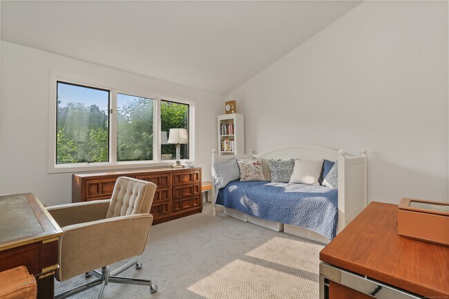 Building Photo - 61 Whitney Glen Dr