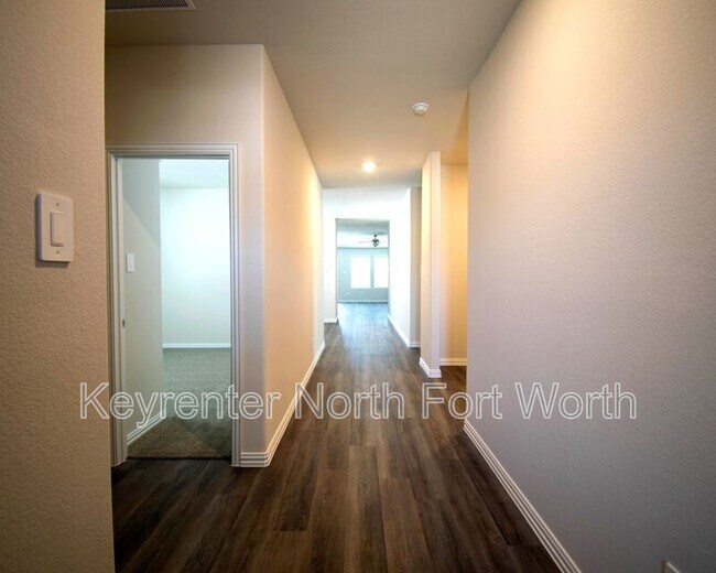 Building Photo - 2106 Dunbar Dr