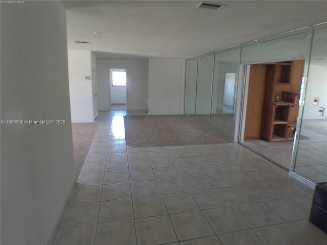 Building Photo - 5360 Fletcher St