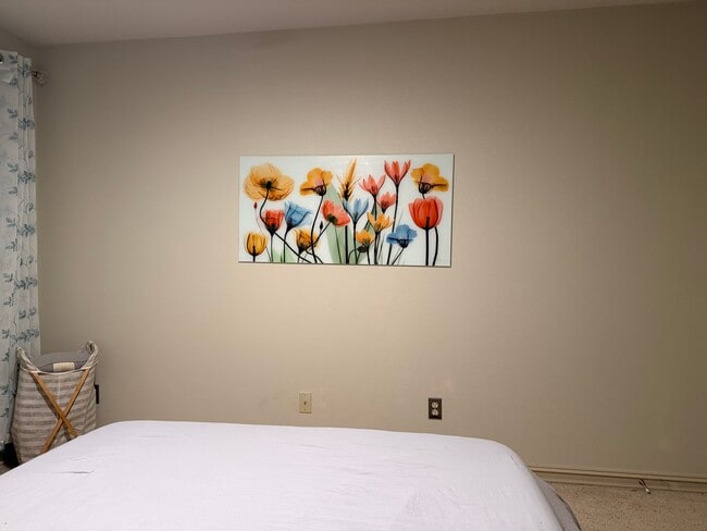 Building Photo - 304 E Fargo St