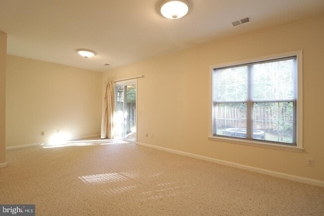 Building Photo - 47640 Sandbank Square