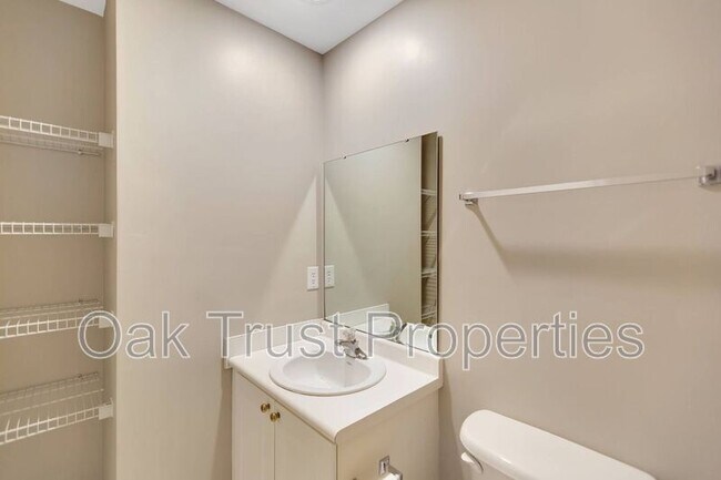 Building Photo - 2284 Kings Gate Ln