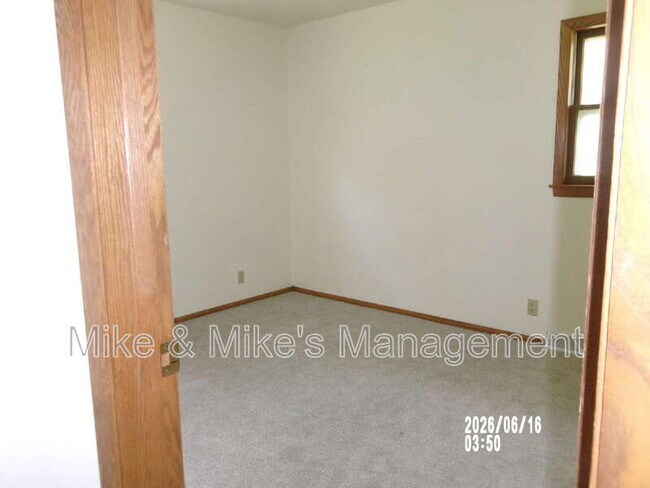 Building Photo - 18620 Midland Pl
