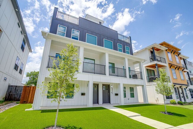 Building Photo - 3214 Forest Park Blvd