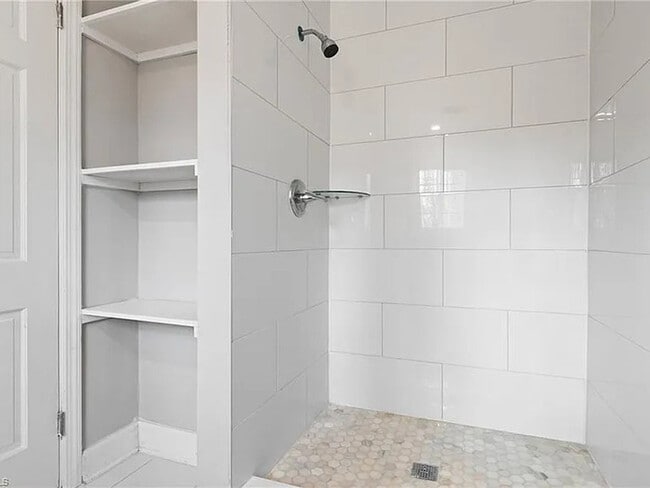 Building Photo - Earn Wealth While Leasing - Like a Homeowner - Lease to Own