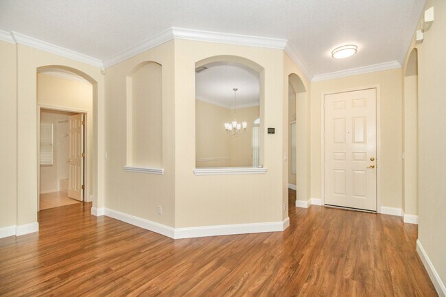 Building Photo - 10136 Kingsbridge Ave