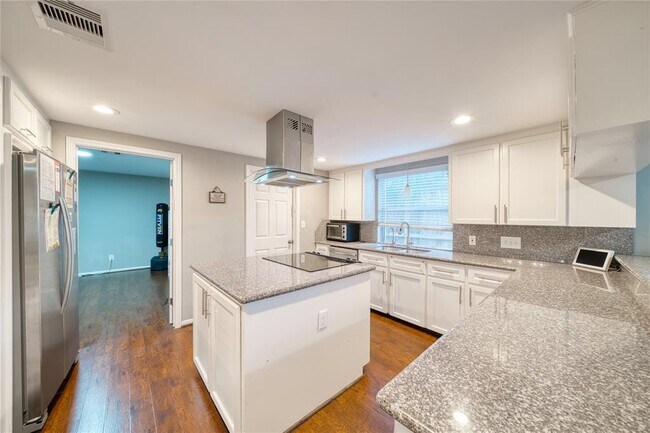 Building Photo - 7903 Portal Dr