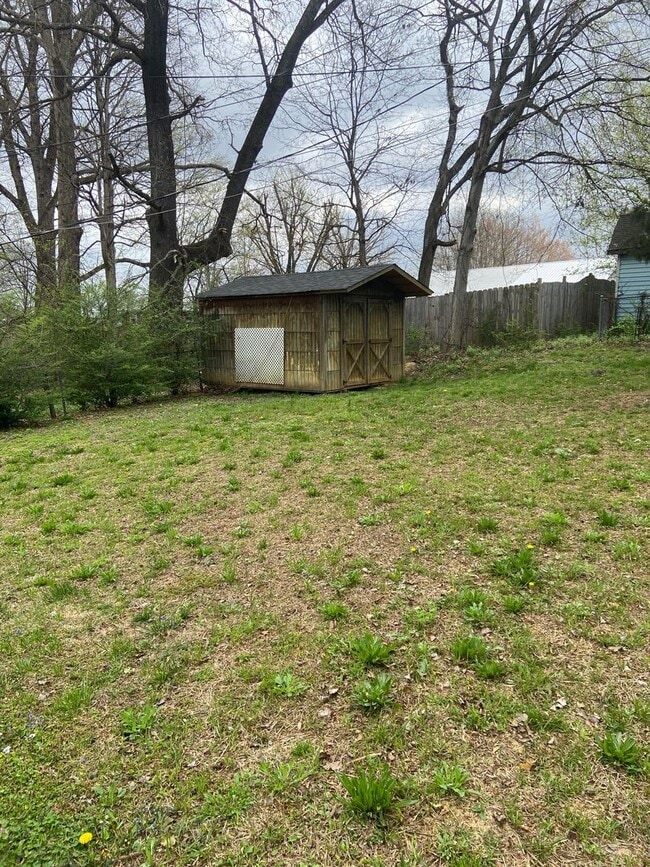 Building Photo - Charming 3 bedroom, 2 bath home in the heart of Dickson!!