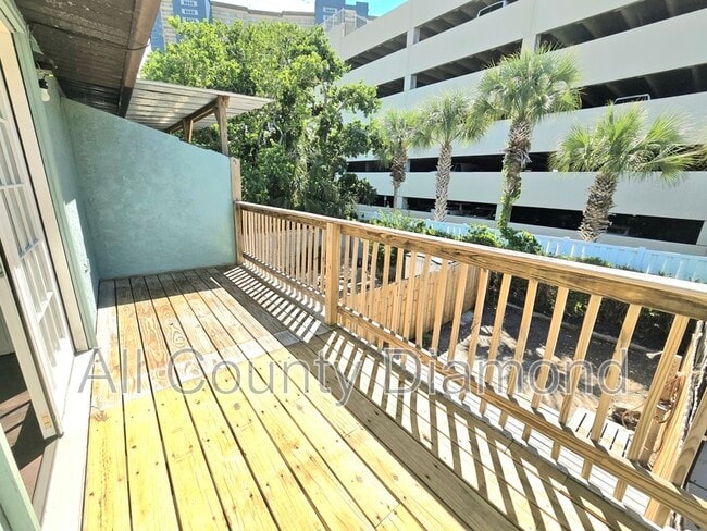 Building Photo - 636 W Caladium Cir