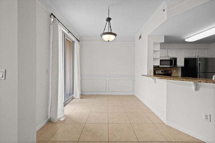 Building Photo - 155 Galicia Way