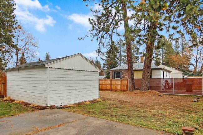 Building Photo - Updated 3 Bed, 2 Bath Rancher in Perry Dis...