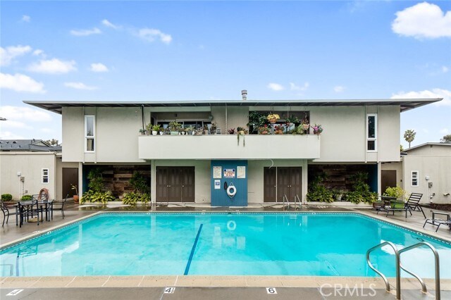 Building Photo - 1720 Westcliff Dr