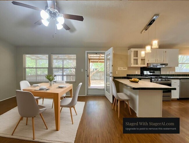 Building Photo - 1301 Lipan Trail