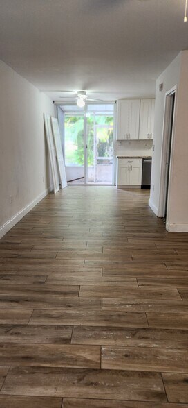 Dining Area adjacent to kitchen - 5979 SW 69th St