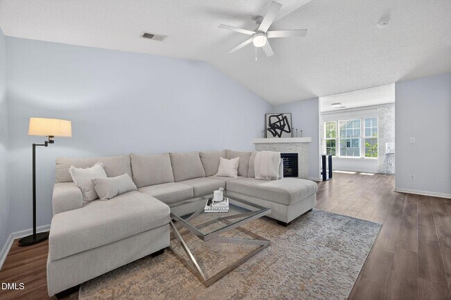 Building Photo - 2400 Huntscroft Ln