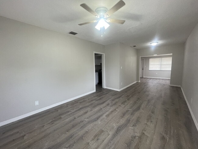 Building Photo - 1145 Edgemoor Ave