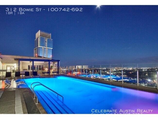 Building Photo - Rooftop Pool Overlooks Heart Of Austin