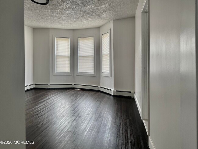 Building Photo - 198 New Brunswick Ave