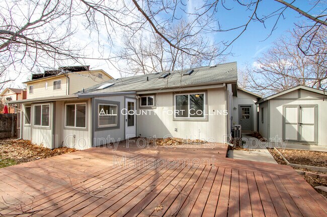 Building Photo - 2730 Hanover Dr