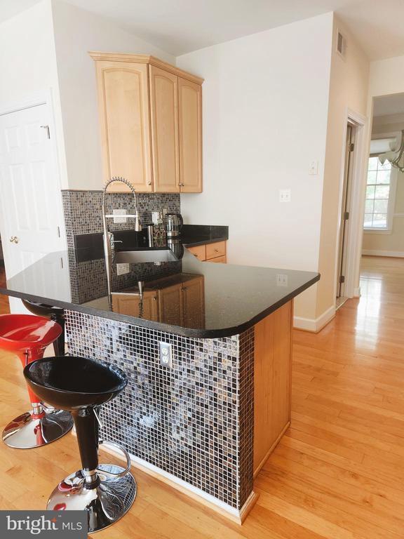 Building Photo - 917 Crestfield Dr