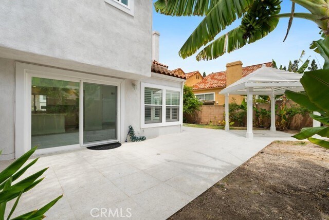 Building Photo - 4 Las Cruces