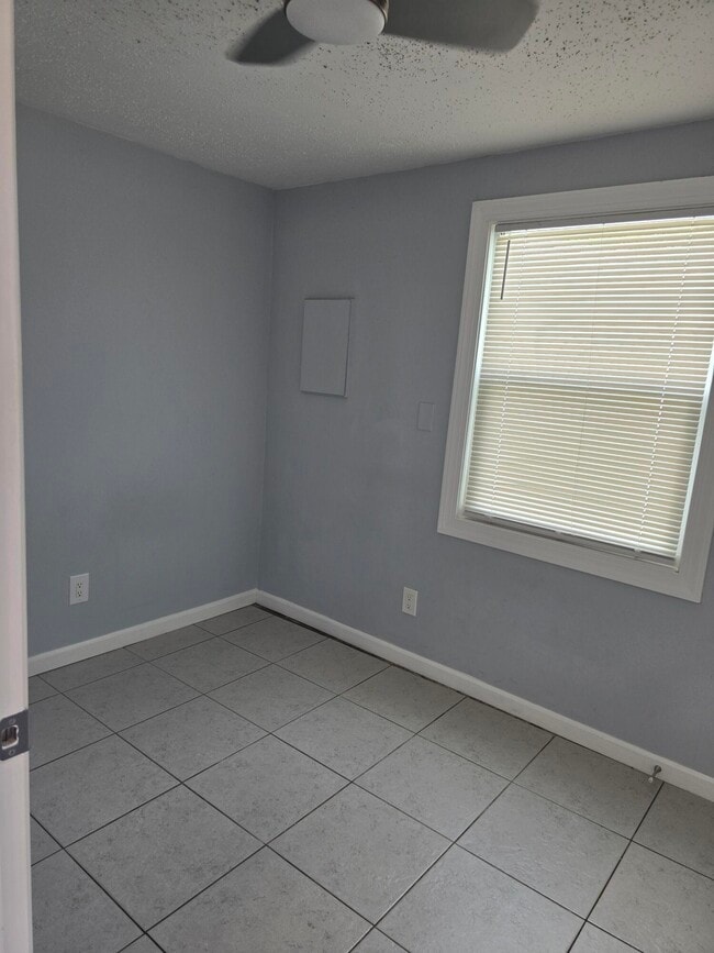 Building Photo - 513 Greynolds Cir