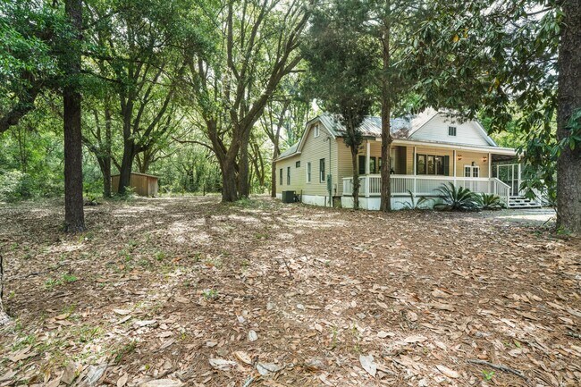 Building Photo - 126 McHenry Rd