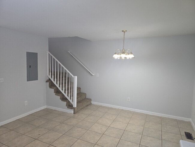 Building Photo - 207 Graycliff Ct