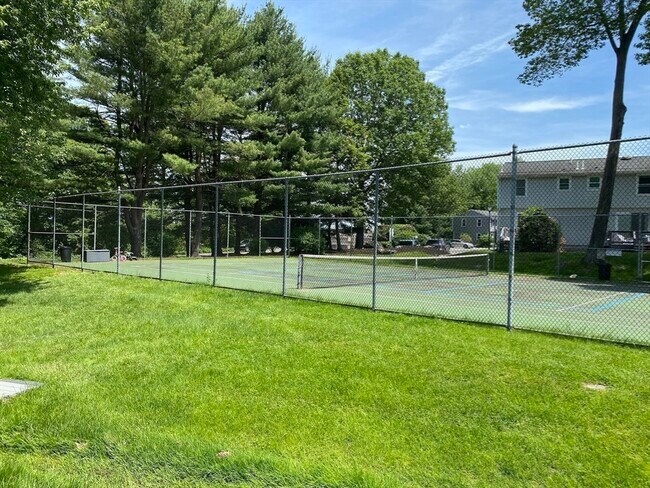 Building Photo - 270 Sunderland Rd