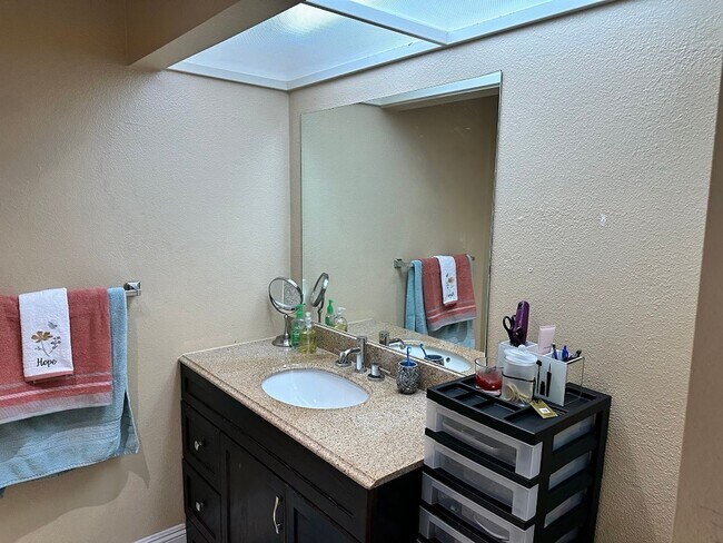 Building Photo - Outstanding Chula Vista Condo