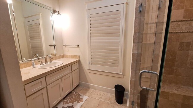 Building Photo - 130 Squires Dr