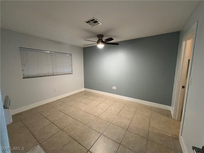 Building Photo - 858 Rose Way