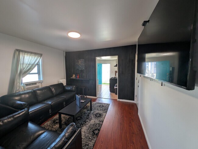 Building Photo - 526 Atlantic Ave