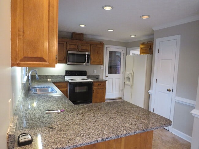 Building Photo - FOUR BEDROOM BRANDYWINE BAY