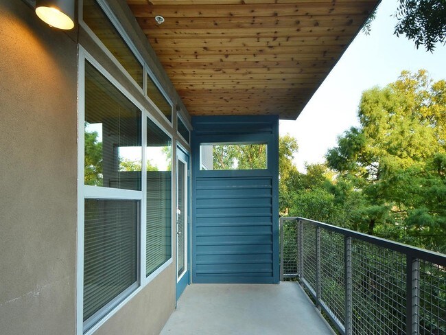 Building Photo - 2822 Rio Grande St